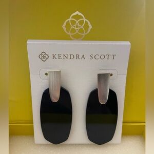 Kendra Scott Aragon Drop Earrings in Gold & Black